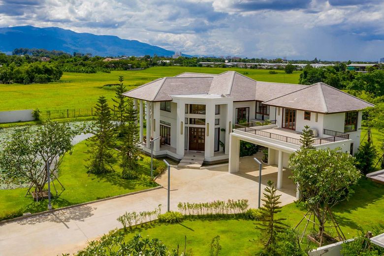 7 Bedroom House