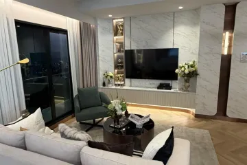 4 Bedroom Condo for sale in Khlong Tan Nuea, Bangkok