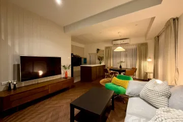 3 Bedroom Townhouse for rent in Dokmai, Bangkok