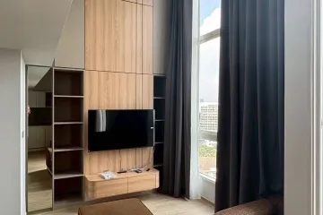 2 Bedroom Condo for rent in Si Phraya, Bangkok near MRT Sam Yan