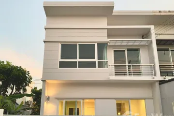 3 Bedroom Townhouse for sale in Bueng Kham Phroi, Pathum Thani near BTS Eastern Outer Ring