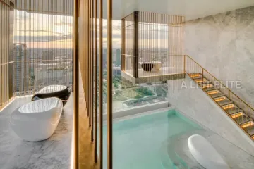 2 Bedroom Condo for sale in 28 Chidlom, Lumpini, Bangkok near BTS Chit Lom