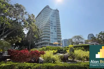 1 Bedroom Condo for sale in Na Kluea, Chonburi