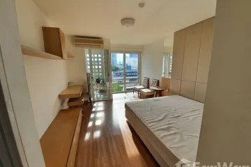 Condo for rent in Bang Kapi, Bangkok near MRT Pradit Manutham