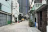 3 Bedroom Office for rent in Din Daeng, Bangkok near MRT Phra Ram 9