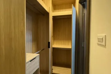 Condo for rent in Bang Na, Bangkok near MRT Si Iam