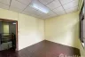 3 Bedroom Townhouse for rent in Thanon Phetchaburi, Bangkok near MRT Ratchathewi