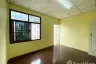 3 Bedroom Townhouse for rent in Thanon Phetchaburi, Bangkok near MRT Ratchathewi