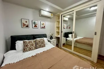 1 Bedroom Condo for rent in Sam Sen Nok, Bangkok
