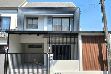 3 Bedroom Townhouse for sale in Khlong Sam, Pathum Thani