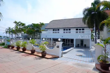 3 Bedroom House for sale in Na Kluea, Chonburi
