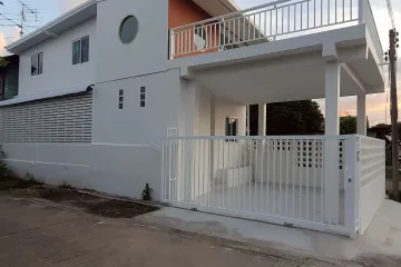 2 Bedroom House for sale in Ban Kluai, Chainat