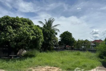 Land for sale in Chum Het, Buriram
