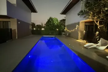 5 Bedroom House for rent in Khlong Tan Nuea, Bangkok