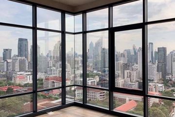 2 Bedroom Condo for rent in Khlong Toei Nuea, Bangkok near MRT Phetchaburi