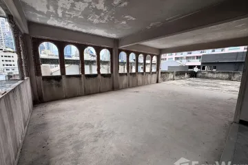 Hotel / Resort for rent in Silom, Bangkok near MRT Silom