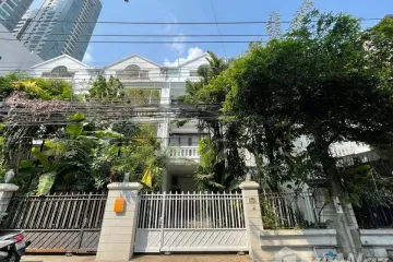 4 Bedroom Townhouse for rent in Khlong Toei Nuea, Bangkok near MRT Sukhumvit