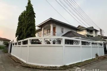 4 Bedroom House for rent in Bang Chak, Bangkok near BTS Punnawithi