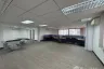 Office for rent in Jewellery Center Building, Si Phraya, Bangkok near MRT Sam Yan