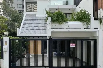 4 Bedroom House for rent in Khlong Tan Nuea, Bangkok