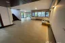 3 Bedroom House for rent in Khlong Tan Nuea, Bangkok