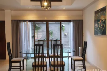 3 Bedroom Townhouse for rent in Khlong Tan Nuea, Bangkok