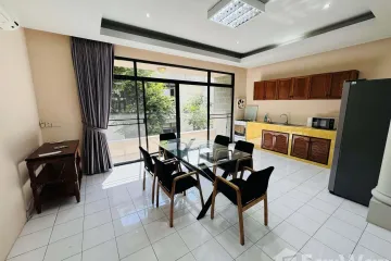 4 Bedroom Townhouse for rent in Moo Baan Chicha Castle, Khlong Toei Nuea, Bangkok near MRT Phetchaburi