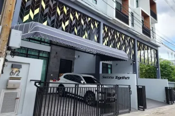 3 Bedroom Townhouse for rent in Lat Phrao, Bangkok