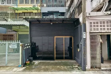 5 Bedroom Townhouse for rent in Silom, Bangkok near BTS Sala Daeng