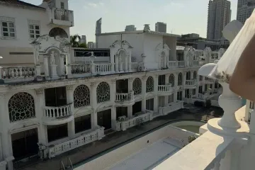 3 Bedroom House for rent in Leo Classic Place, Khlong Tan Nuea, Bangkok