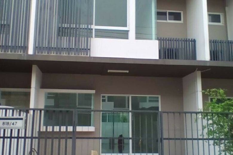 2 Bedroom Townhouse For Rent