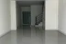 3 Bedroom Townhouse for sale in Khlong Chan, Bangkok