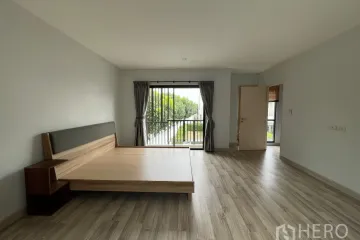 3 Bedroom Townhouse for Sale or Rent in Saphan Sung, Bangkok