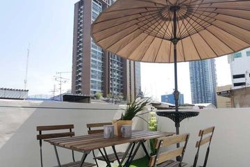 2 Bedroom Townhouse for rent in Phra Khanong Nuea, Bangkok near BTS Phra Khanong