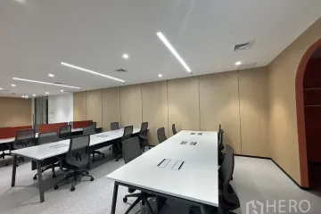 Office for rent in Huai Khwang, Bangkok near MRT Phra Ram 9