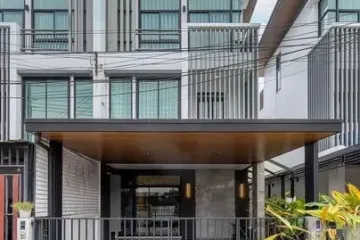 3 Bedroom Townhouse for Sale or Rent in Lat Phrao, Bangkok