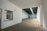 Warehouse / Factory for rent in Khlong Phra Udom, Pathum Thani