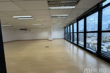 Office for rent in Khlong Tan Nuea, Bangkok near BTS Ekkamai