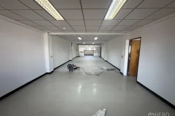 Office for rent in Phra Khanong Nuea, Bangkok near BTS Phra Khanong