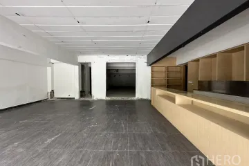 Commercial for rent in Khlong Tan Nuea, Bangkok near BTS Thong Lo