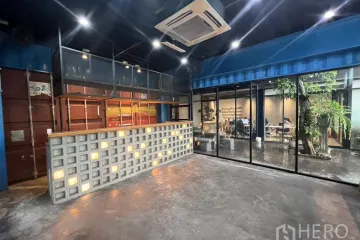Commercial for rent in Khlong Tan Nuea, Bangkok
