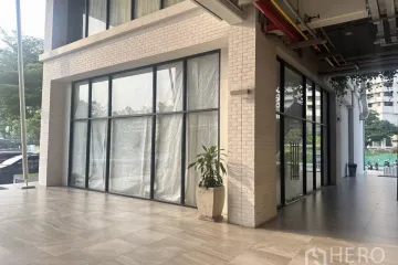 Commercial for rent in Baan Bannavan, Khlong Tan Nuea, Bangkok