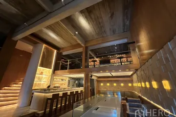 Commercial for rent in Khlong Tan Nuea, Bangkok