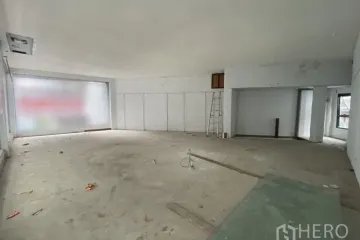 Commercial for rent in Khlong Toei, Bangkok near BTS Asoke