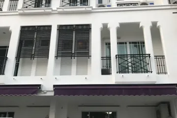 4 Bedroom Townhouse for Sale or Rent in Bang Chak, Bangkok
