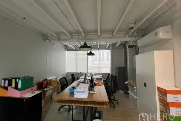 Office for rent in Lumpini, Bangkok near BTS Ploen Chit