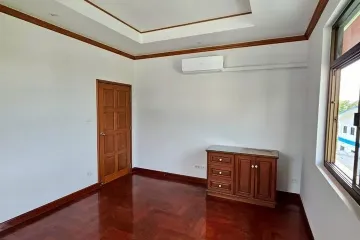 7 Bedroom Office for rent in Khlong Chaokhun Sing, Bangkok near MRT Mahatthai