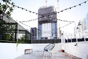 Commercial for rent in Khlong Tan Nuea, Bangkok near BTS Phrom Phong