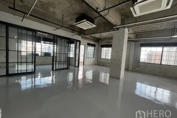 Office for rent in Khlong Tan, Bangkok near BTS Phrom Phong