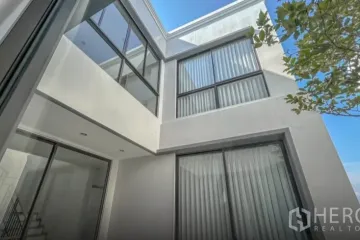 5 Bedroom Townhouse for Sale or Rent in Khlong Song Ton Nun, Bangkok